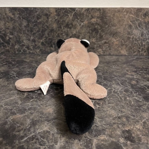 Ty Beanie Babies 1995 Ringo the Raccoon - Picture 3 of 7